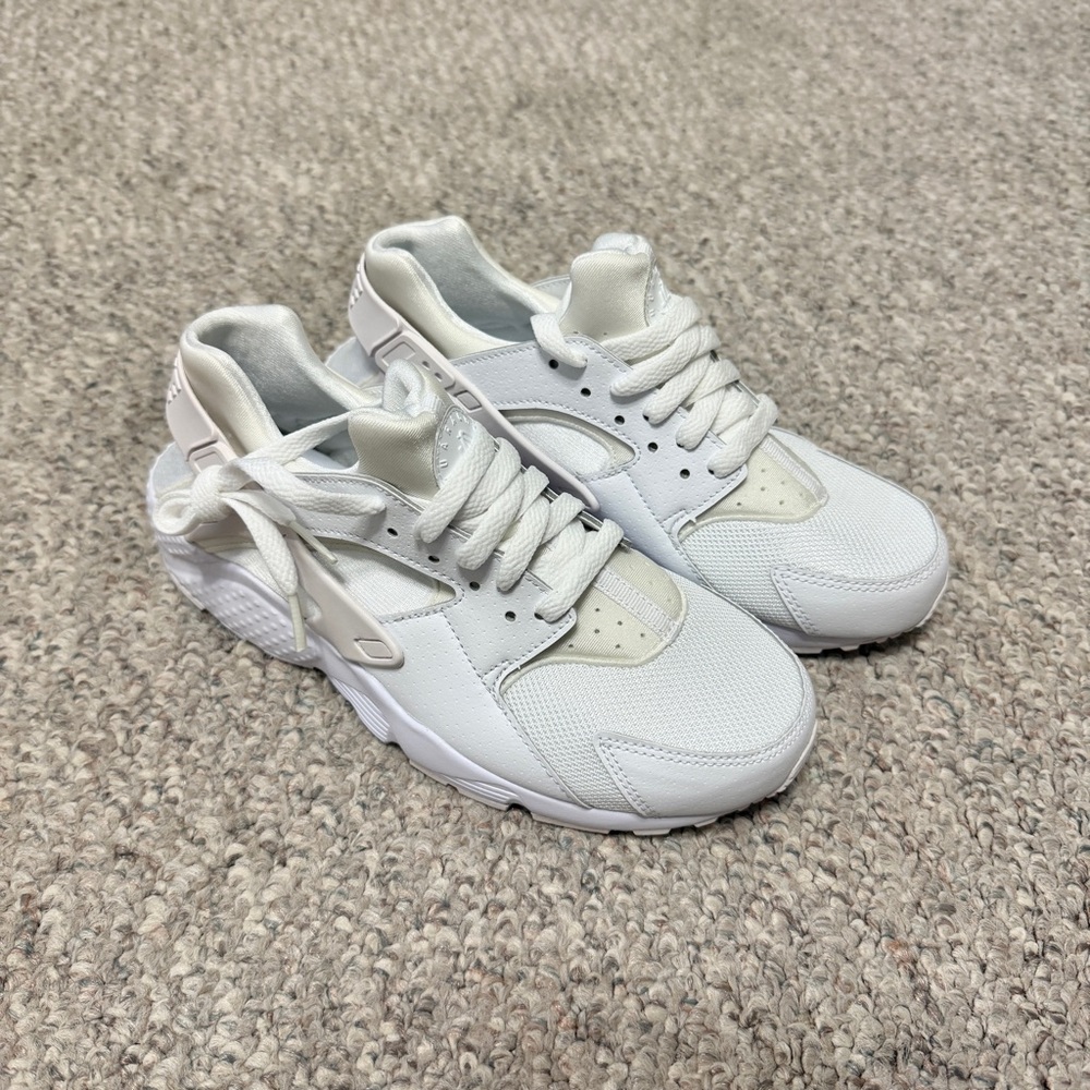 Nike Huarache Run (GS) Youth White Sneakers - Picture 3 of 5